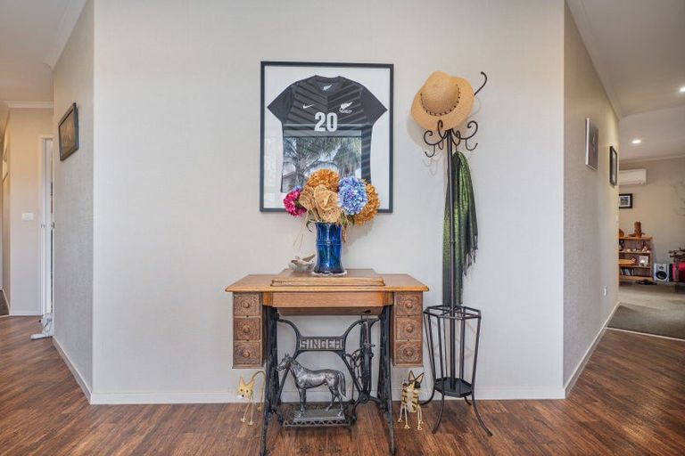 Photo of property in 38 Kupe Drive, Whitianga, 3510