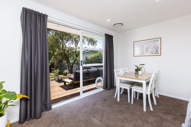 Photo of property in 9 Hillside Drive, Maoribank, Upper Hutt, 5018