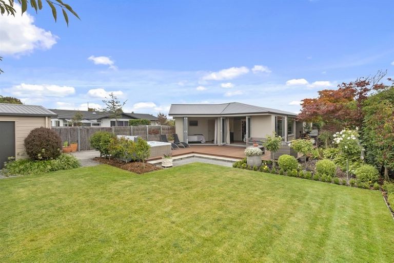 Photo of property in 36 Harrowdale Drive, Avonhead, Christchurch, 8042