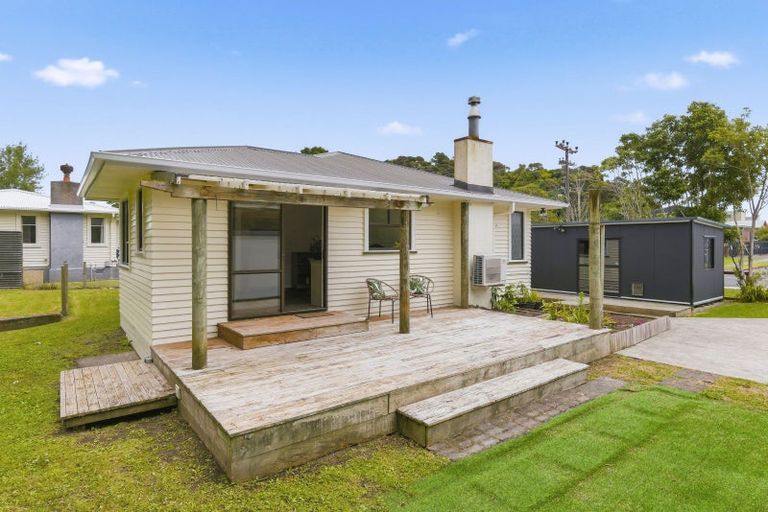 Photo of property in 52 Ruahine Street, Paraparaumu, 5032