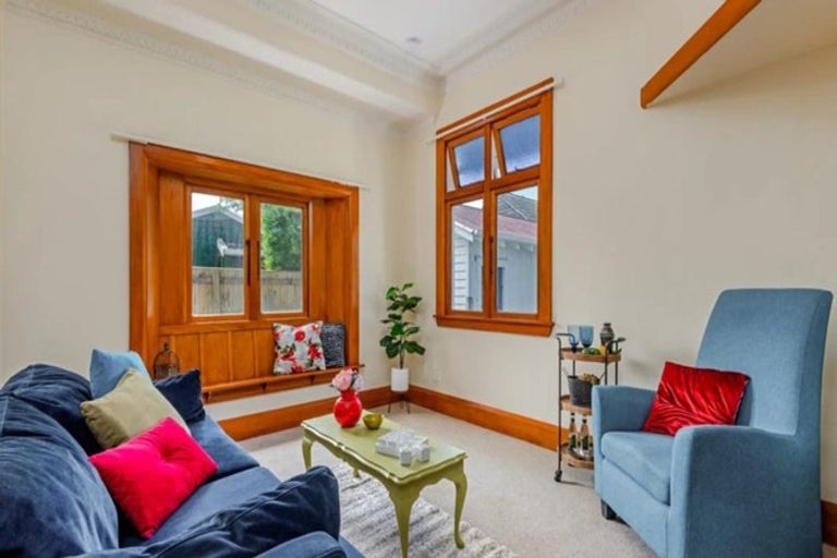 Photo of property in 64 Limbrick Street, Terrace End, Palmerston North, 4410