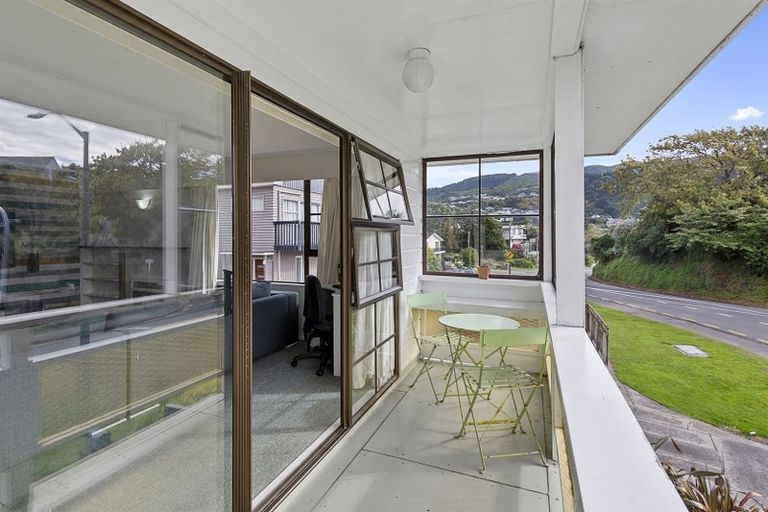 Photo of property in 32 Collins Avenue, Tawa, Wellington, 5028