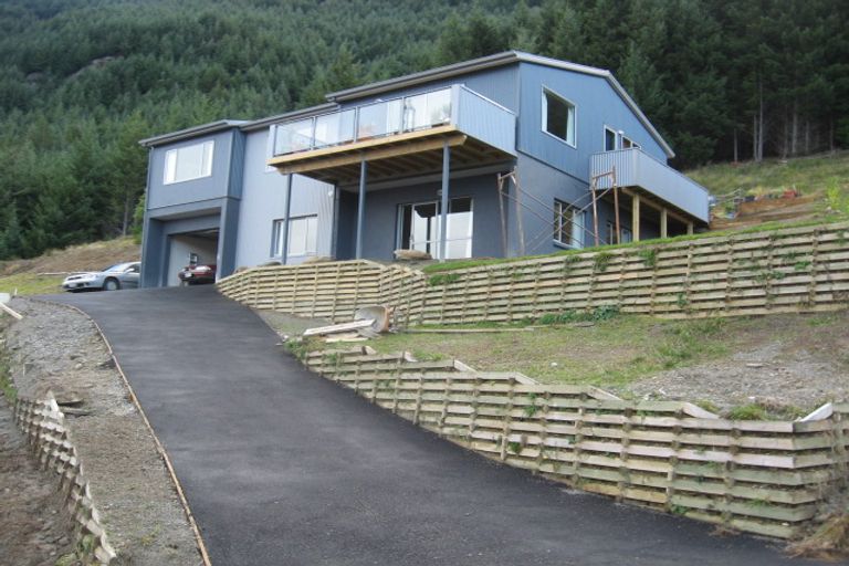 Photo of property in 63 Dart Place, Fernhill, Queenstown, 9300