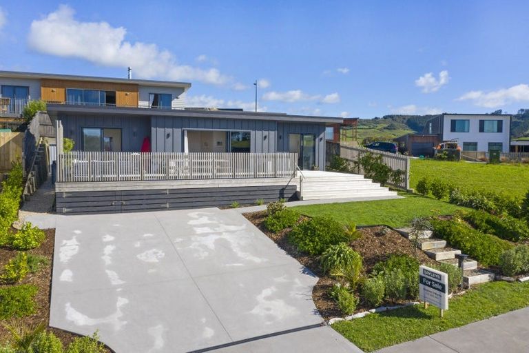 Photo of property in 33 Omahina Street, Raglan, 3225