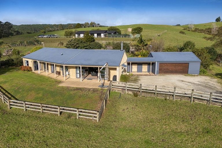 Photo of property in 11 Pineview Lane, Helensville, 0875