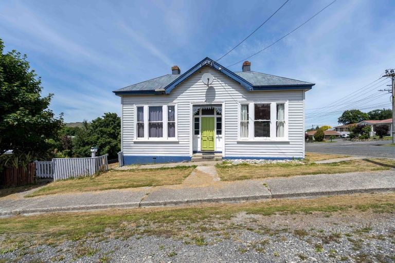 Photo of property in 18 Mary Street, Gore, 9710