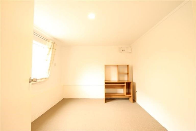 Photo of property in 28 Tamahere Drive, Glenfield, Auckland, 0629