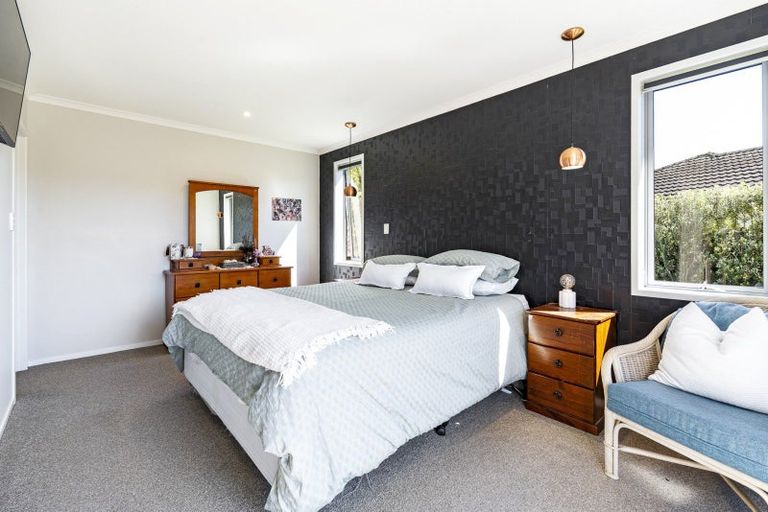 Photo of property in 26 Fernbrook Drive, Hurworth, New Plymouth, 4310