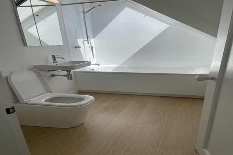 Photo of property in 19/10 Pitarua Street, Thorndon, Wellington, 6011