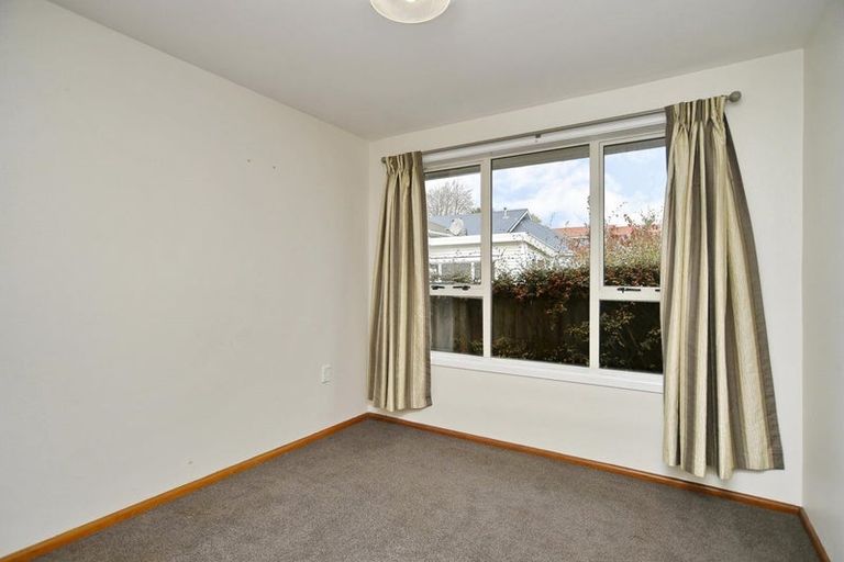 Photo of property in 2/38 Dee Street, St Albans, Christchurch, 8014