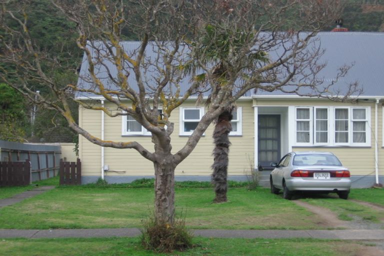 Photo of property in 129 Molesworth Street, Taita, Lower Hutt, 5011
