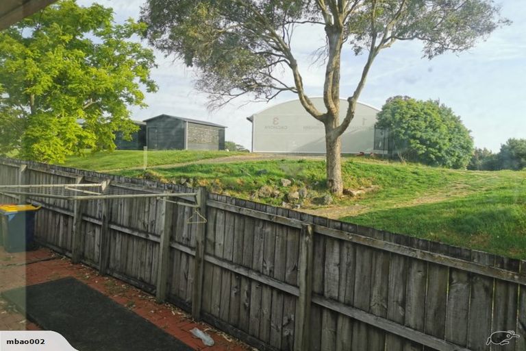 Photo of property in 2/87 Bond Crescent, Forrest Hill, Auckland, 0620