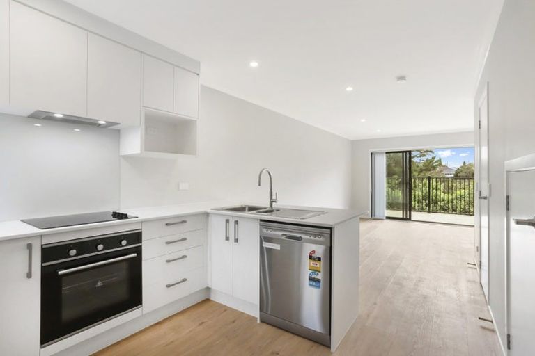 Photo of property in 2/125b Metcalfe Road, Ranui, Auckland, 0612