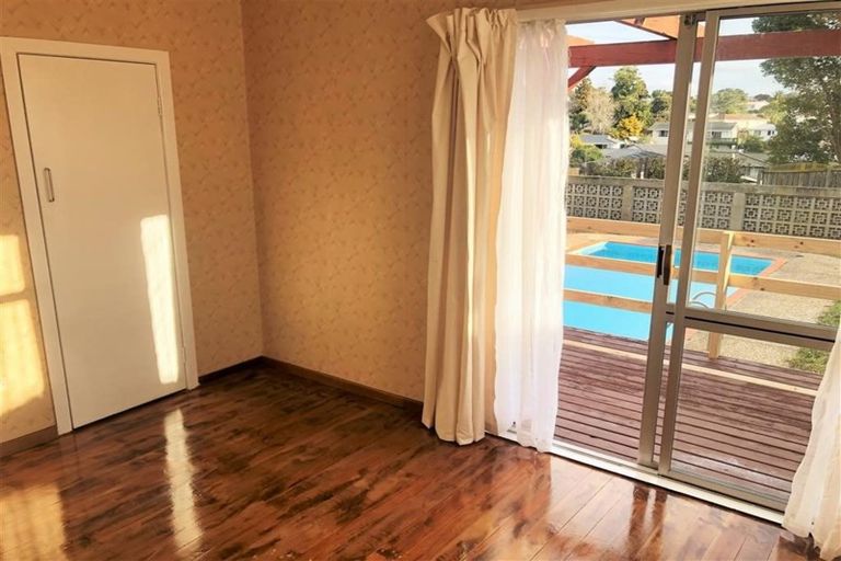 Photo of property in 11 Poto Street, Te Atatu South, Auckland, 0610