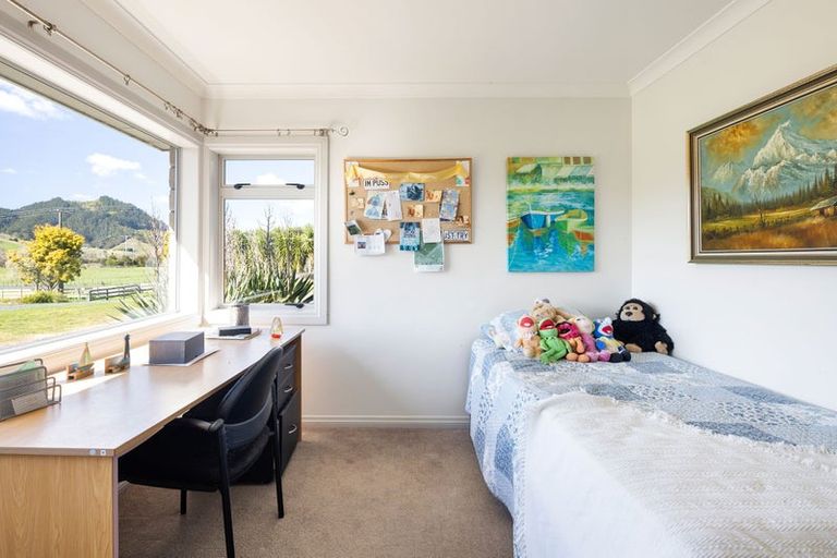 Photo of property in 10 Parker Road, Huntly, 3771