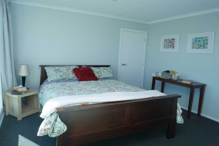 Photo of property in 156 Field Way, Waikanae Beach, Waikanae, 5036