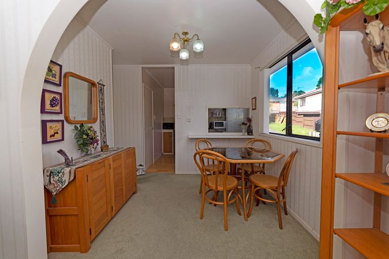 Photo of property in 53 Lavelle Road, Henderson, Auckland, 0612