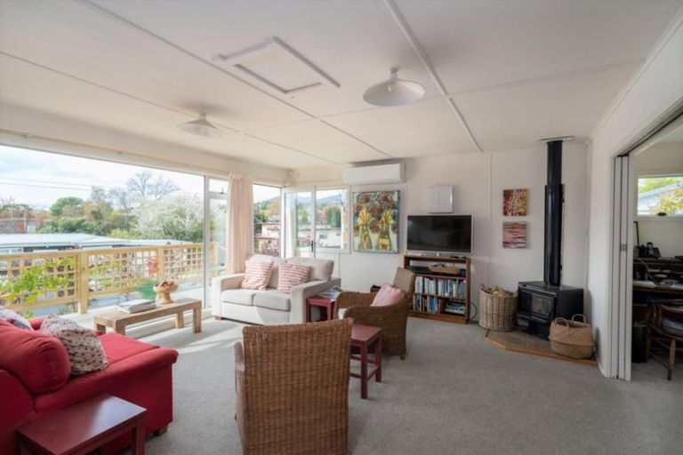 Photo of property in 49 Matuku Street, Two Mile Bay, Taupo, 3330