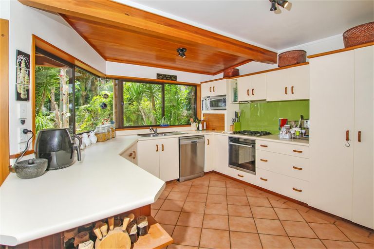 Photo of property in 16 Kendall Road, Kerikeri, 0230