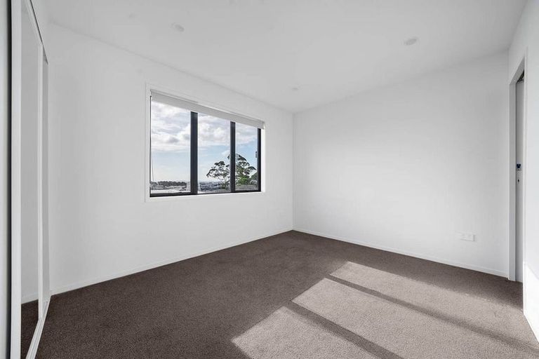 Photo of property in 32 Karoro Road, Flat Bush, Auckland, 2019