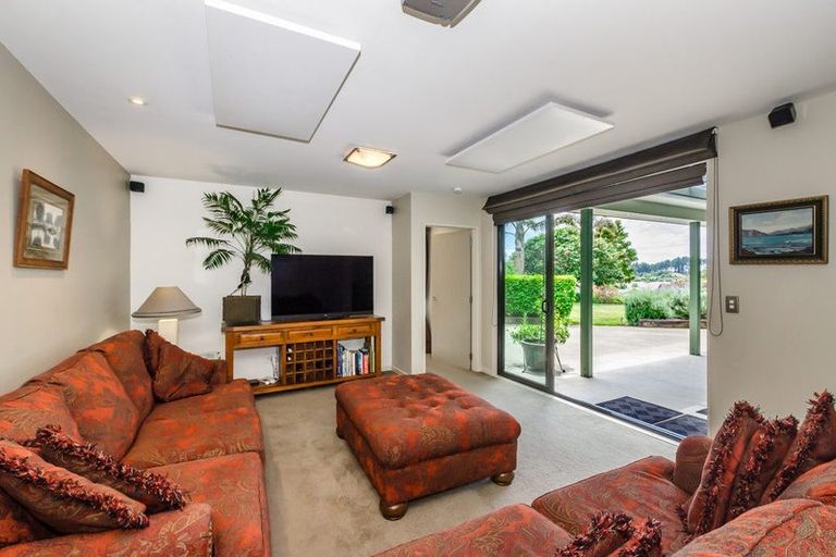 Photo of property in 10 Lambert Way, Paraparaumu, 5032