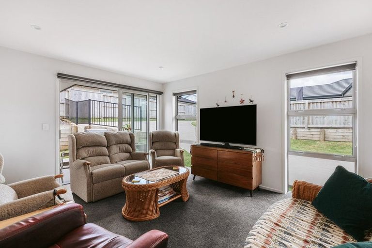 Photo of property in 14 Anglers Way, Omokoroa, 3114