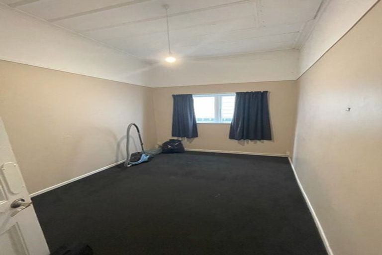 Photo of property in 2a Russell Terrace, Newtown, Wellington, 6021
