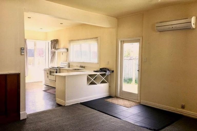 Photo of property in 2/64 Division Street, Riccarton, Christchurch, 8041