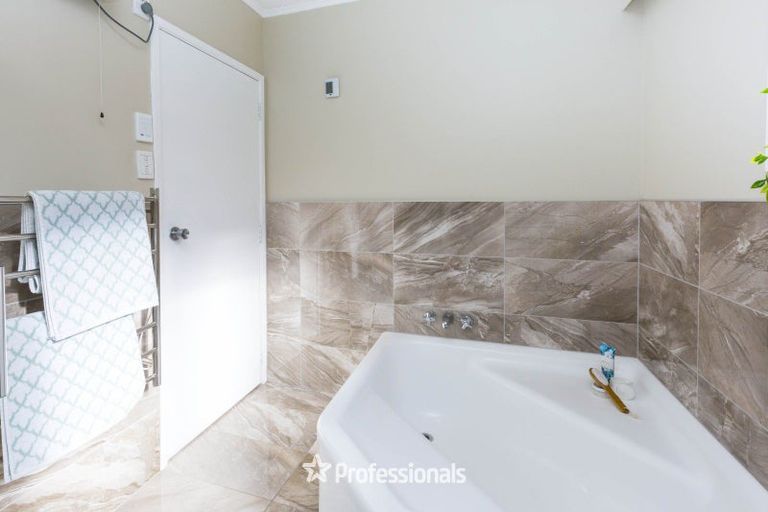 Photo of property in 19 Sunnyview Drive, Brown Owl, Upper Hutt, 5018