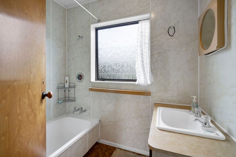 Photo of property in 14a Marchant Place, Westown, New Plymouth, 4310