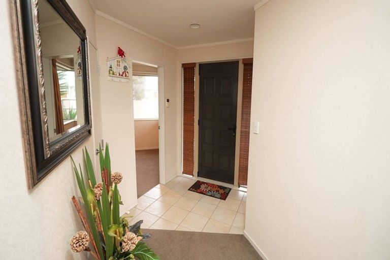 Photo of property in 21 Cleveland Heights, Kelvin Grove, Palmerston North, 4414