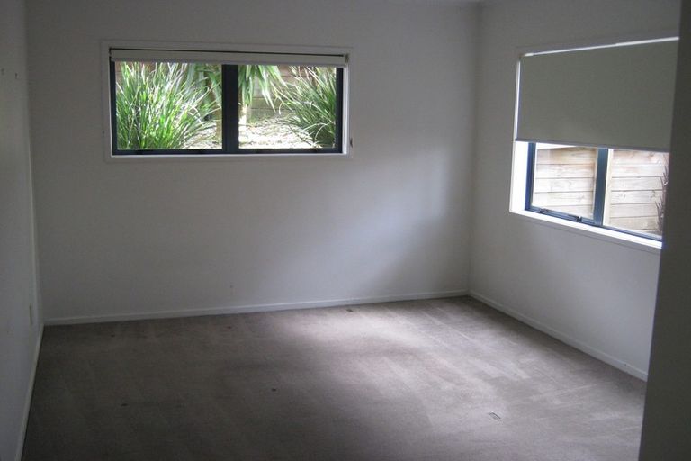 Photo of property in 121a Hobsonville Road, West Harbour, Auckland, 0618