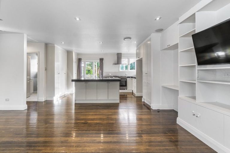 Photo of property in 13 Amberley Avenue, Te Atatu South, Auckland, 0610