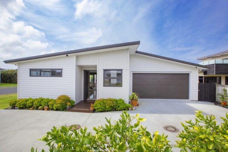 Photo of property in 3 Te Mana Street, Omaha, 0986