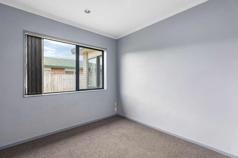 Photo of property in 100a Manuroa Road, Takanini, 2112