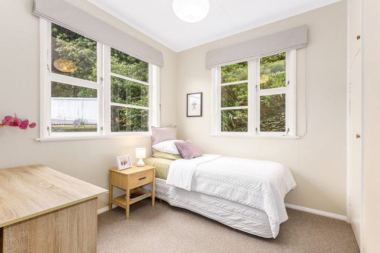 Photo of property in 107 Houghton Bay Road, Houghton Bay, Wellington, 6023