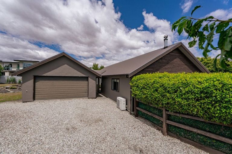 Photo of property in 89 Rob Roy Lane, Wanaka, 9305