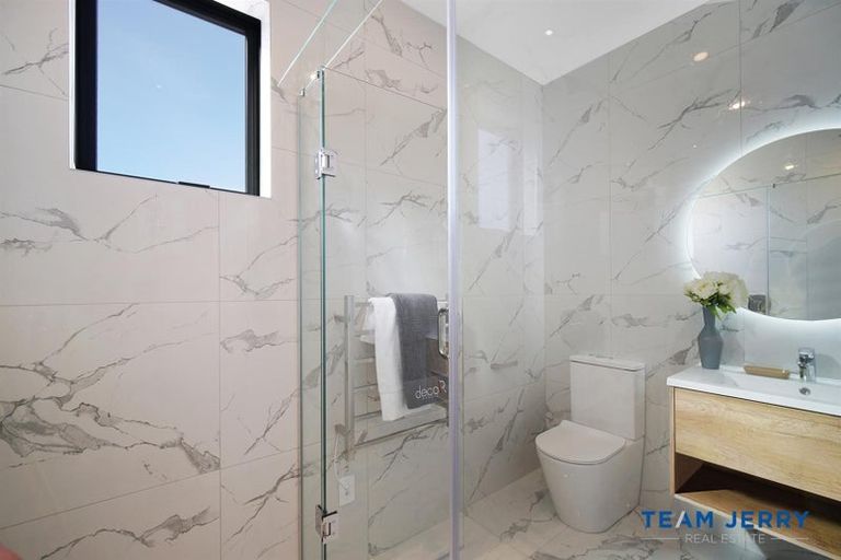 Photo of property in 5 Tieke Lane, Kenepuru, Porirua, 5022