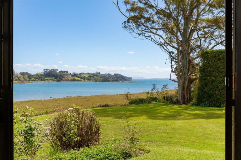Photo of property in 137 Kayelene Place, Omokoroa, 3114
