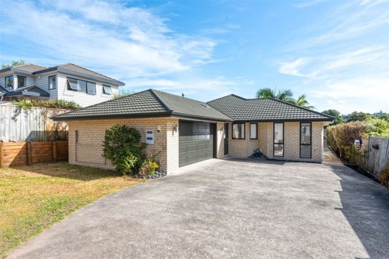 Photo of property in 35a Willerton Avenue, New Lynn, Auckland, 0600