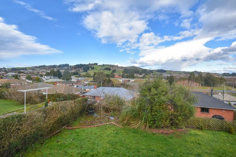 Photo of property in 27 Waldron Crescent, Green Island, Dunedin, 9018