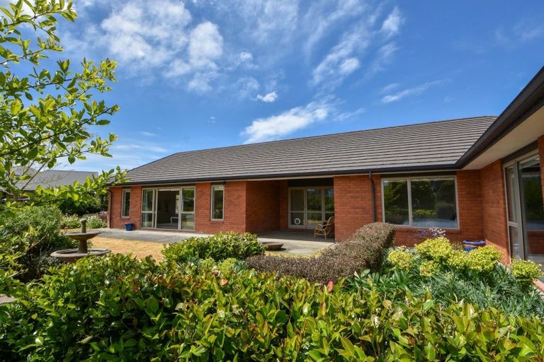 Photo of property in 17 Carrington Drive, Carterton, 5713