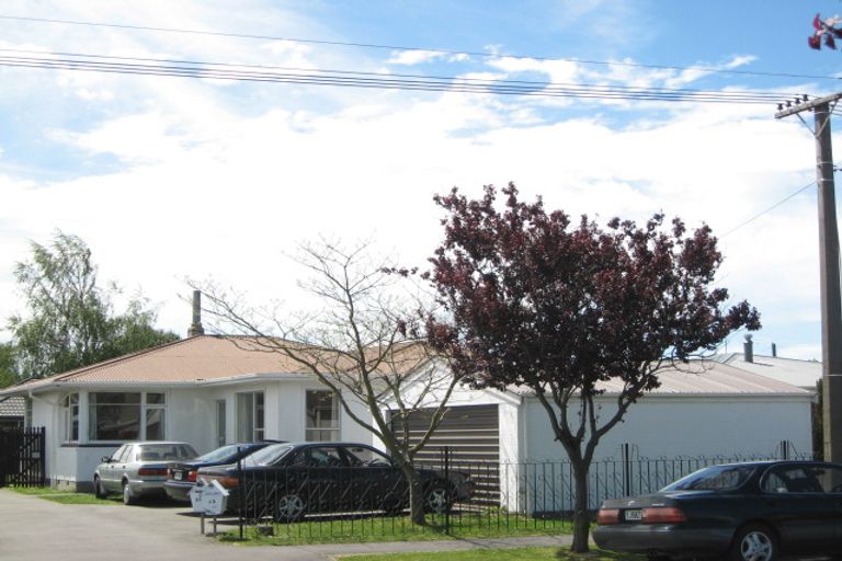 Photo of property in 33 Daniels Road, Redwood, Christchurch, 8051