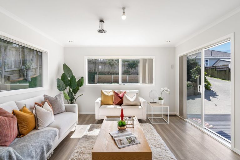 Photo of property in 2/55 Verran Road, Birkenhead, Auckland, 0626