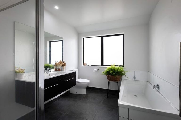 Photo of property in 55b Beach Road, Katikati, 3129