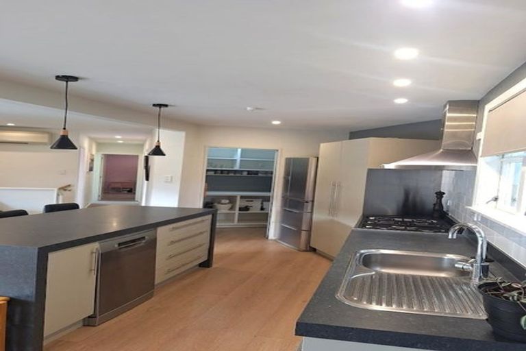 Photo of property in 17 Thomas Street, Stokes Valley, Lower Hutt, 5019