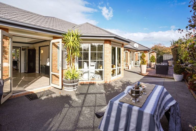 Photo of property in 6 Glencullen Drive, Casebrook, Christchurch, 8051