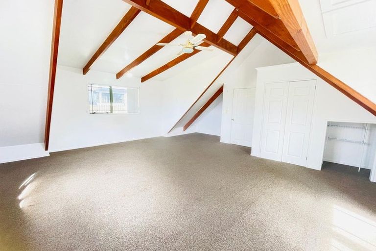 Photo of property in 108 Seaview Road, Glenfield, Auckland, 0629