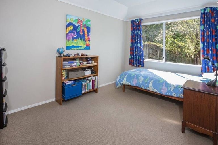 Photo of property in 2/34 Britannia Place, Half Moon Bay, Auckland, 2012