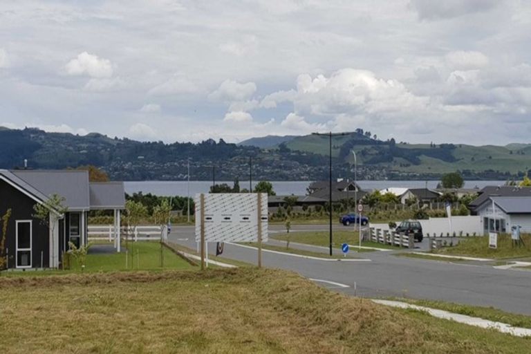 Photo of property in 8 Maunganamu Drive, Wharewaka, Taupo, 3330